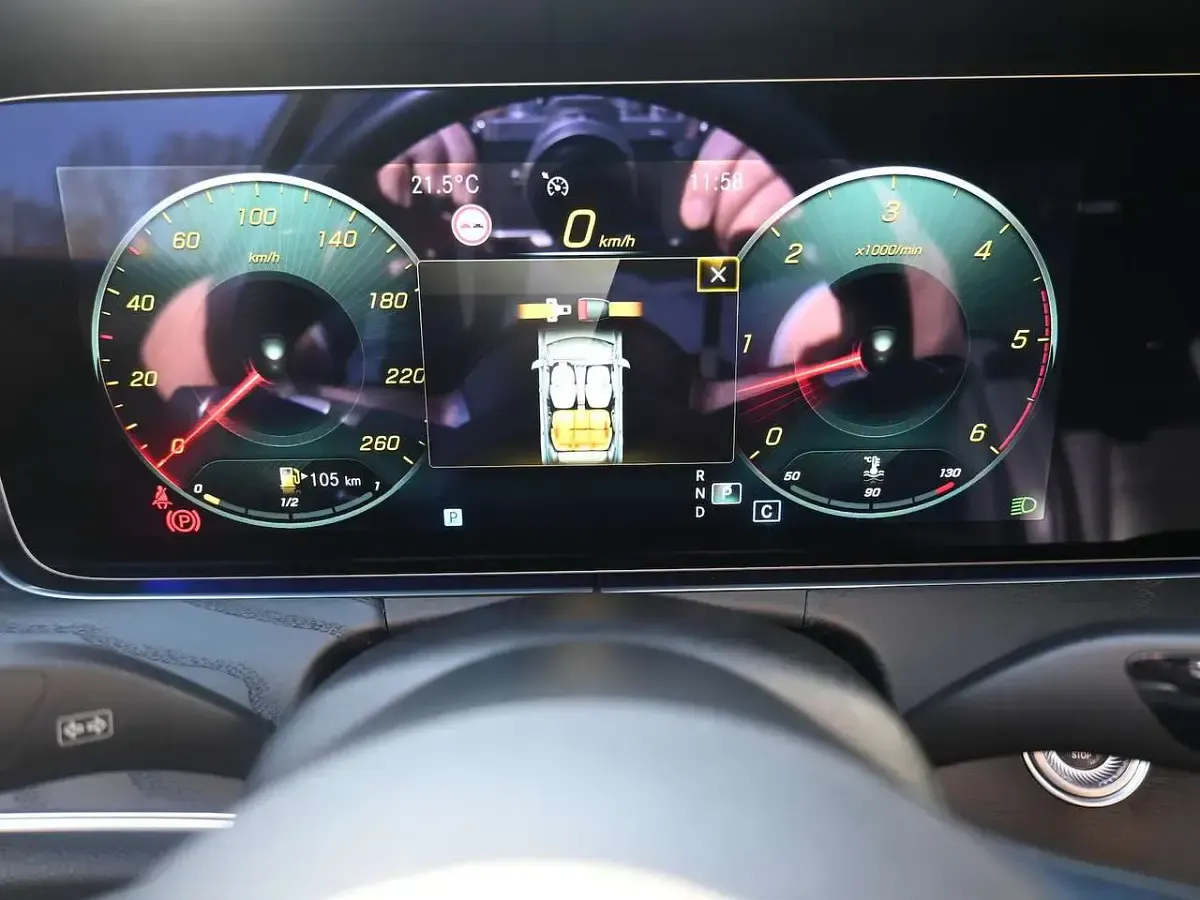 Gebraucht Mercedes E400 AMG line 330 PS (242 kW) 2022 Grau Kombi