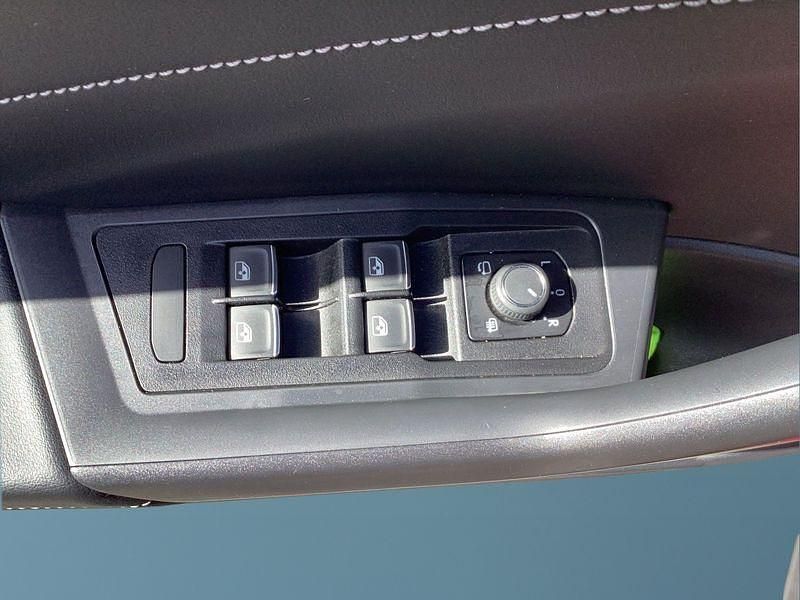 Gebraucht VW T-Roc Cabriolet 150 PS (110 kW) 2025 Rot Cabrio