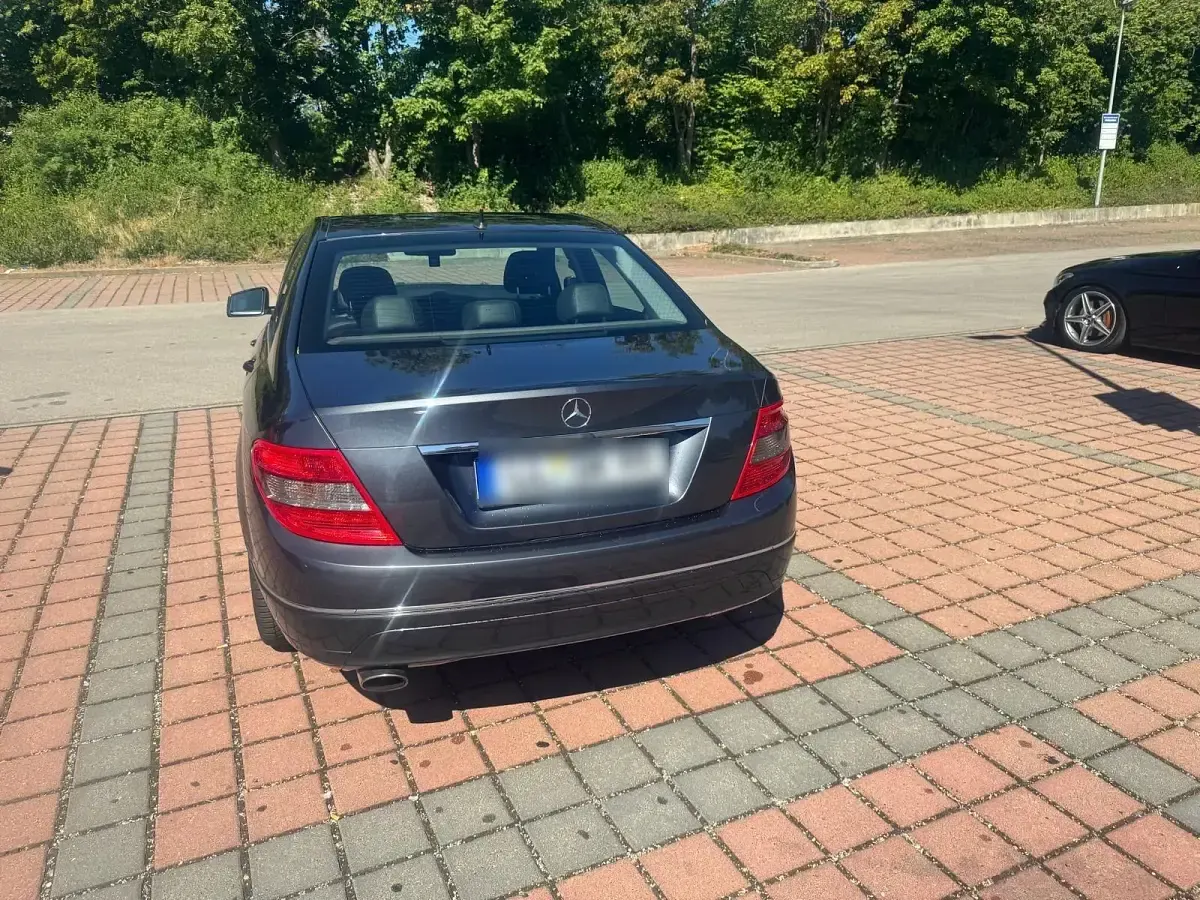 Gebraucht Mercedes C200 184 PS (135 kW) 2010 Grau Limousine
