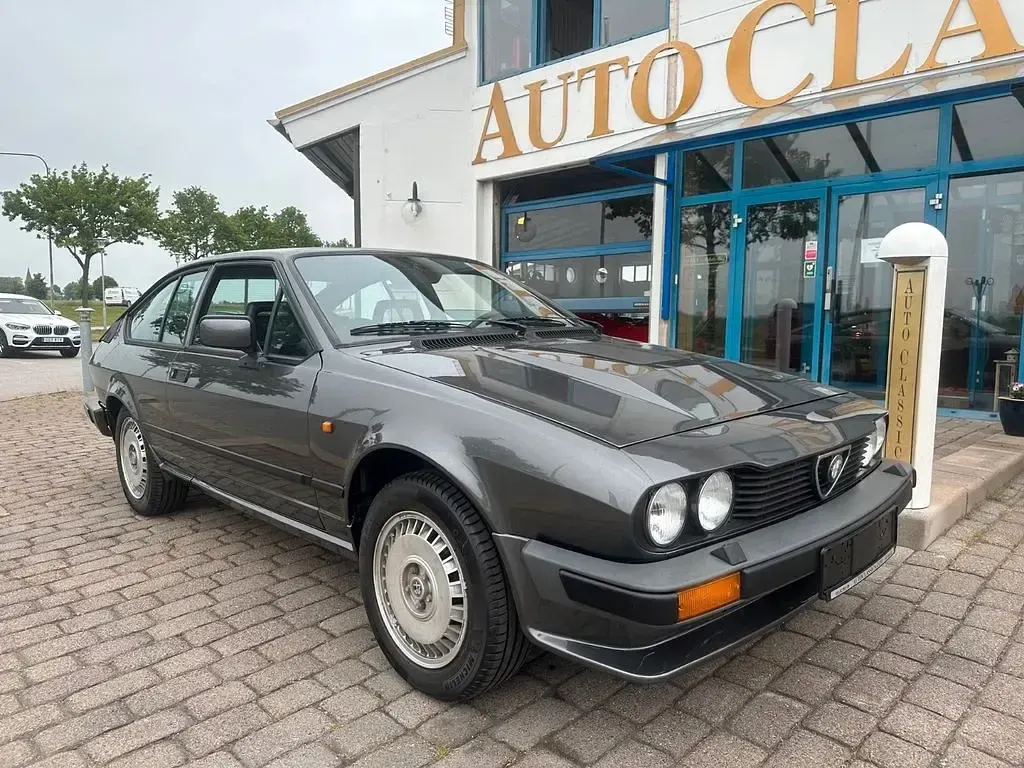 Gebraucht Alfa Romeo GTV 158 PS (116 kW) 1985 Grau Coupé