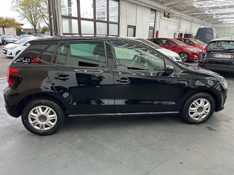 Gebraucht VW Polo LOUNGE 75 PS (55 kW) 2016 Schwarz Limousine