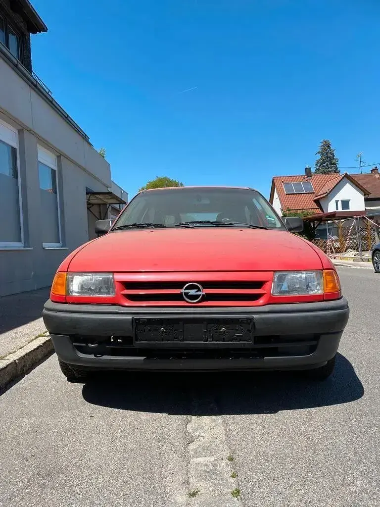 Gebraucht Opel Astra 90 PS (66 kW) 1993 Rot Limousine