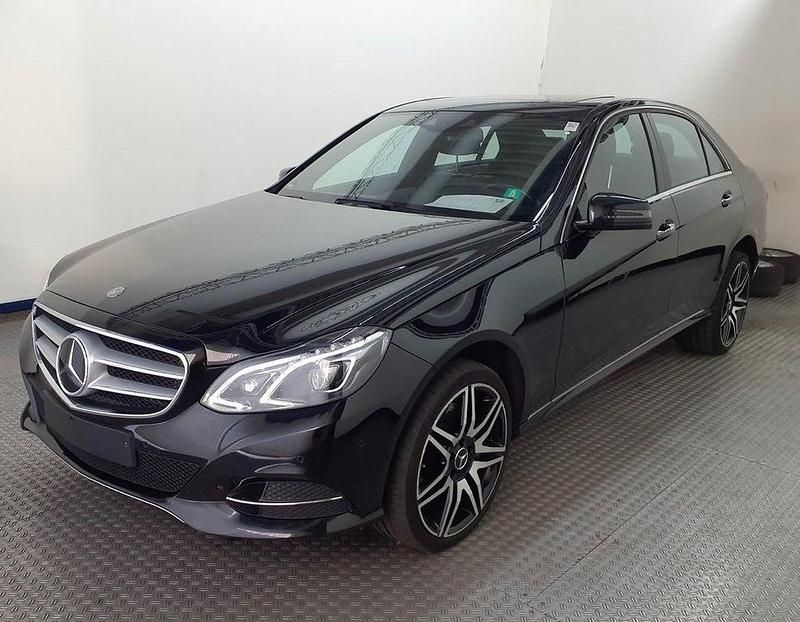 Schwarz Gebraucht 2015 Mercedes E400 Limousine | 14.990 € (Fairer Preis) - Bild 1/4