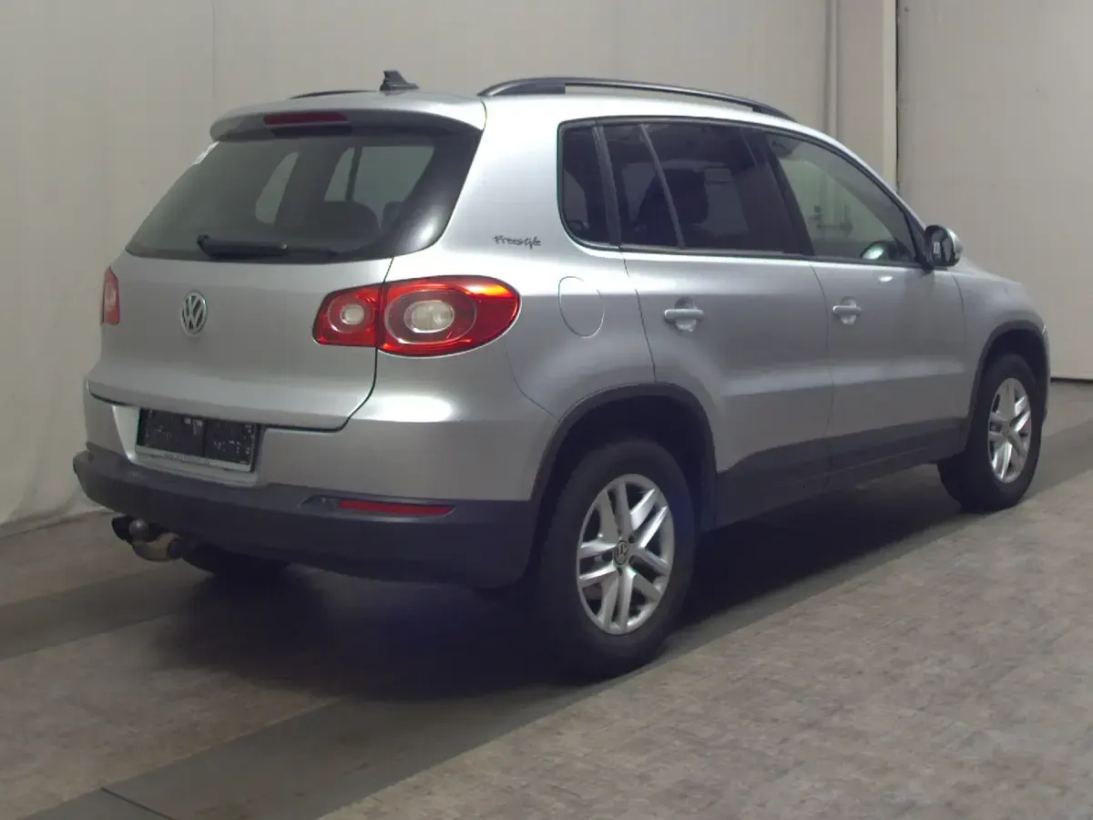 Gebraucht VW Tiguan Trendline 140 PS (102 kW) 2011 Other SUV