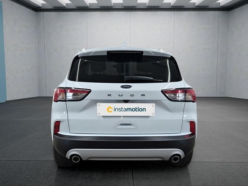 Gebraucht Ford Kuga Titanium 150 PS (110 kW) 2021 Weiß SUV