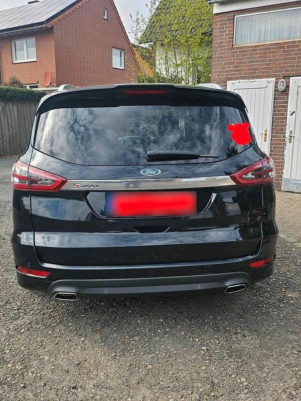 Gebraucht Ford S-MAX S 210 PS (154 kW) 2016 Schwarz Van / Kleinbus