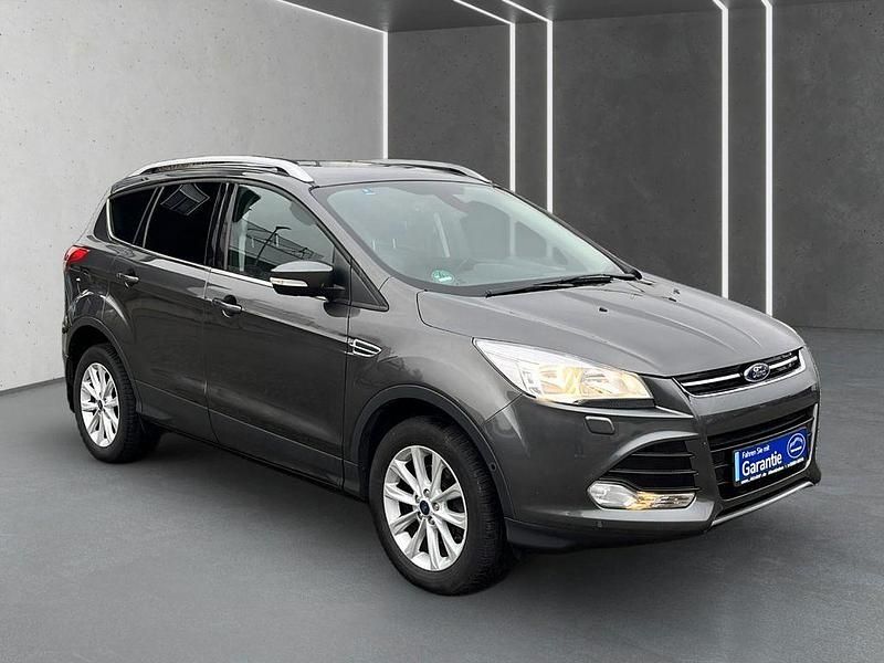 Gebraucht Ford Kuga Titanium 150 PS (110 kW) 2015 Grau SUV