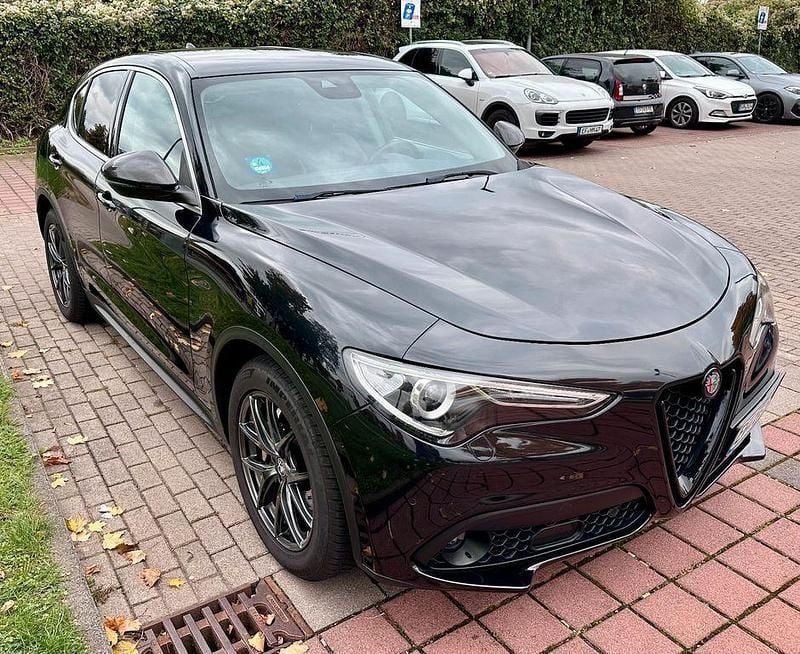 Schwarz Gebraucht 2019 Alfa Romeo Stelvio Lusso SUV | 19.000 € (Fairer Preis) - Bild 1/4
