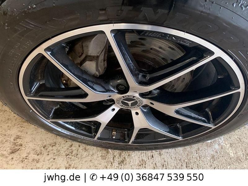 Gebraucht Mercedes GLC300e AMG line 306 PS (225 kW) 2021 Selenitgrau SUV