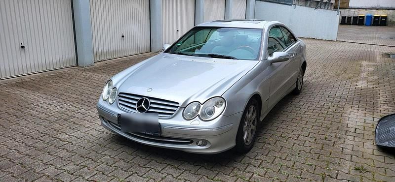 Silber Gebraucht 2004 Mercedes CLK200 Coupé | 2.500 € - Bild 1/4