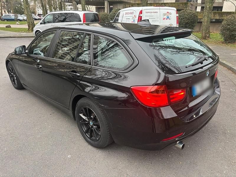 Gebraucht BMW 320 184 PS (135 kW) 2013 Schwarz Kombi
