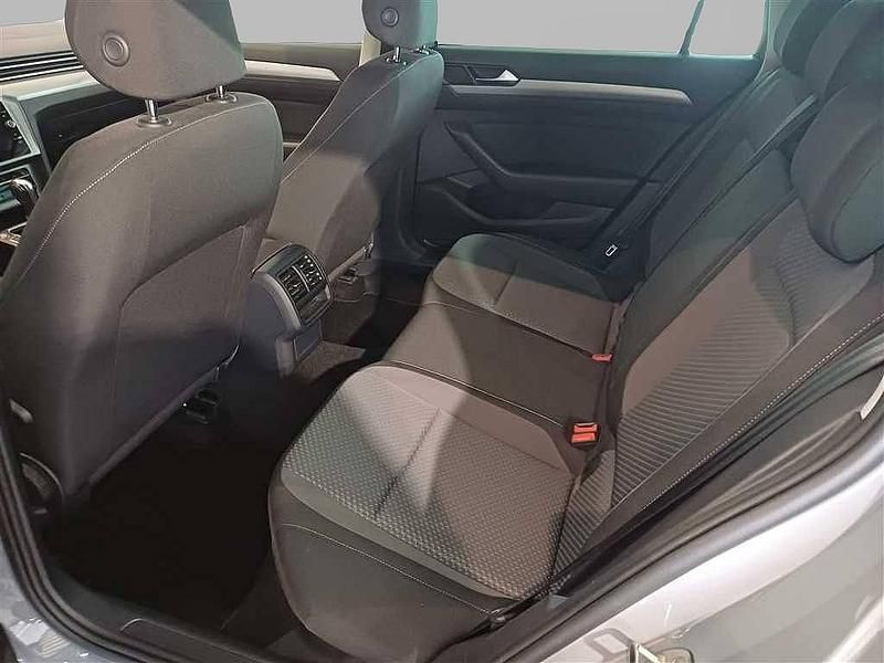 Gebraucht VW Passat Conceptline 150 PS (110 kW) 2022 Grau Kombi