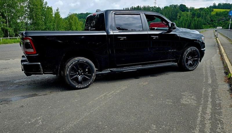 Second-hand Dodge Ram 401 CP (294 kW) 2023 Negru Pickup