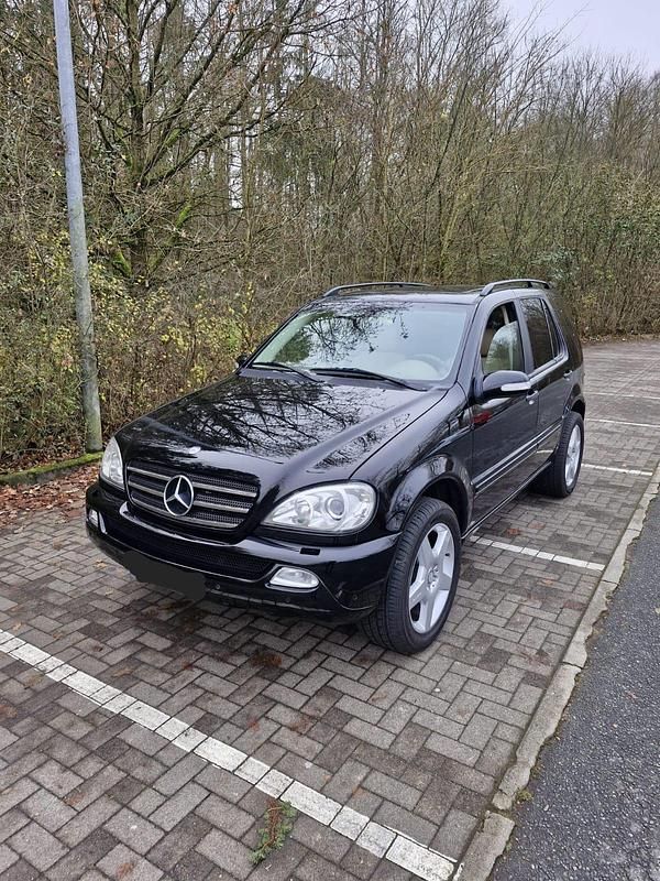 Gebraucht Mercedes ML270 163 PS (119 kW) 2003 Schwarz SUV
