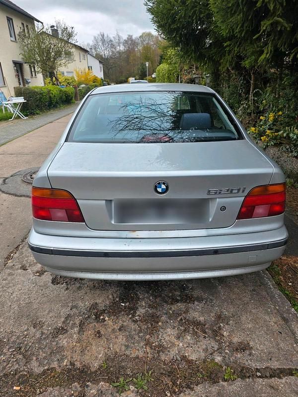 Gebraucht BMW 520 150 PS (110 kW) 1999 Silber Limousine