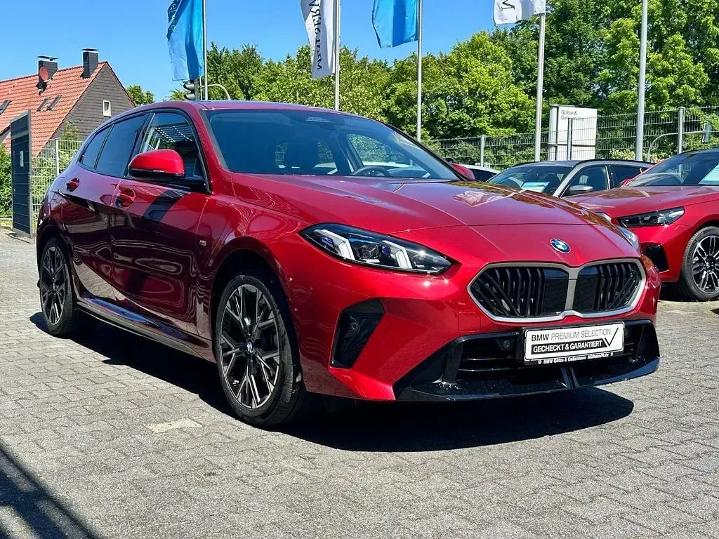 Używany BMW 120 Shadowline 170 KM (125 kW) 2025 Czerwony Hatchback
