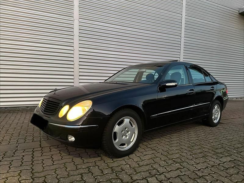 Second-hand Mercedes E200 163 CP (119 kW) 2003 Albastru Berlinǎ