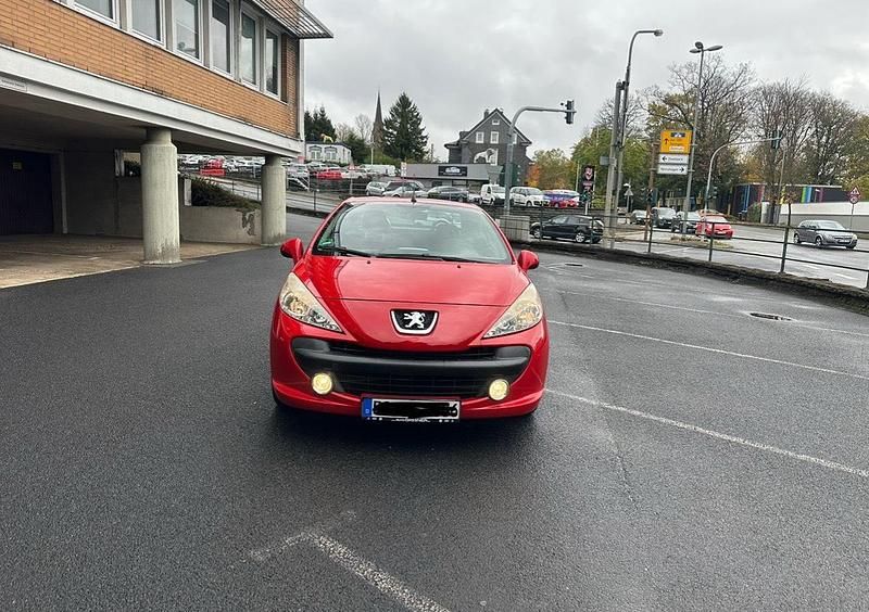 Rot Gebraucht 2009 Peugeot 207 CC Cabrio | 3.999 € (Fairer Preis) - Bild 1/4