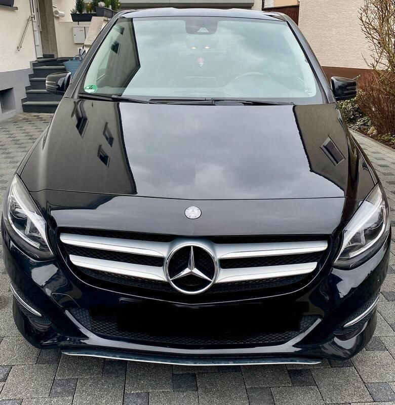 Schwarz Gebraucht 2016 Mercedes B200 Van / Kleinbus | 15.000 € (Fairer Preis) - Bild 1/4