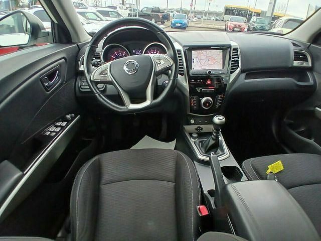 Gebraucht SsangYong Tivoli 128 PS (94 kW) 2017 Weiß SUV