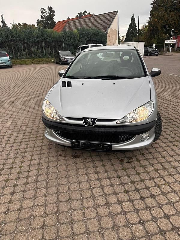 Silber Gebraucht 2008 Peugeot 206 Kleinwagen | 1.350 € (Fairer Preis) - Bild 1/4