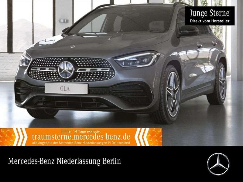 Grau Gebraucht 2021 Mercedes GLA200 AMG SUV | 38.890 € (Teuer) - Bild 1/2