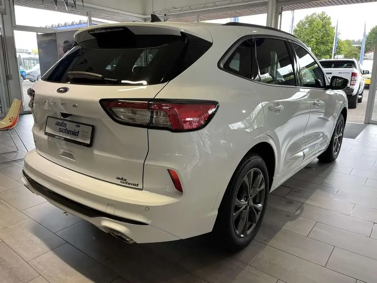 Gebraucht Ford Kuga ST-Line X 190 PS (139 kW) 2022 Frostweiß SUV