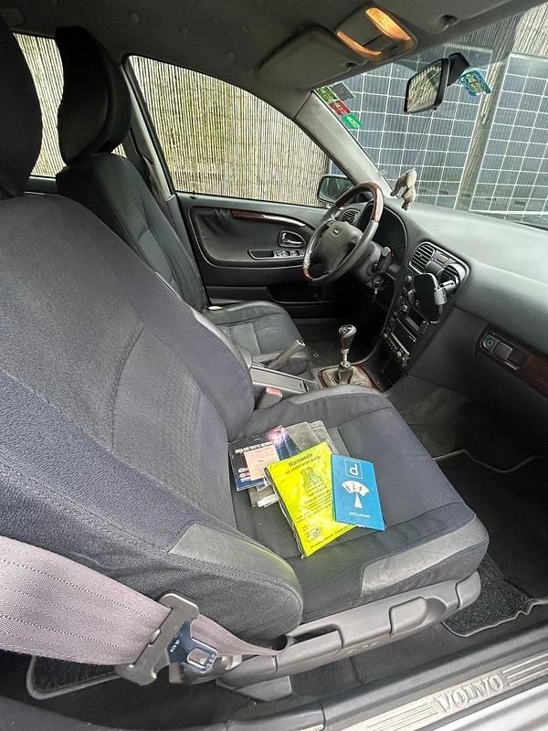 Gebraucht Volvo S40 115 PS (84 kW) 2001 Silber Limousine