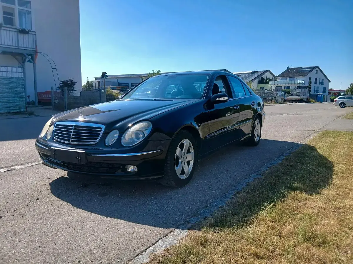 Gebraucht Mercedes E200 163 PS (119 kW) 2006 Schwarz Limousine