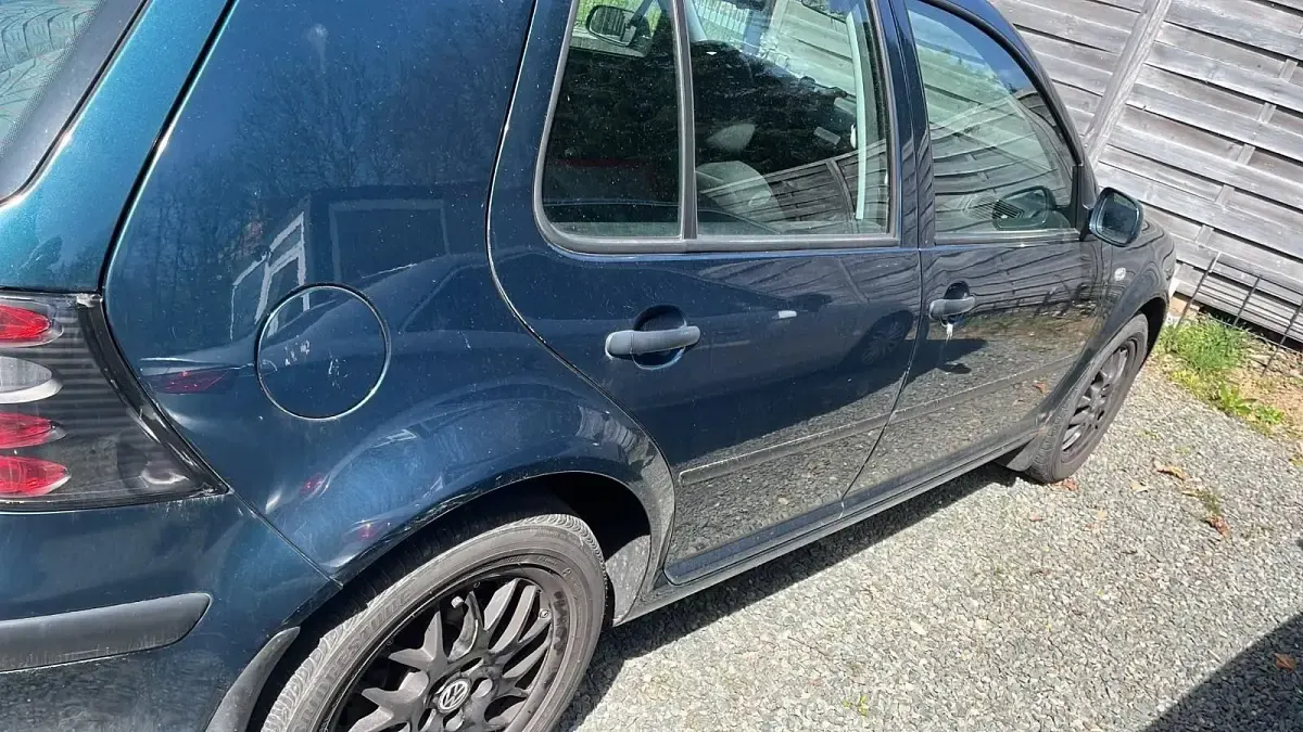 Gebraucht VW Golf IV 105 PS (77 kW) 2002 Blau Kleinwagen