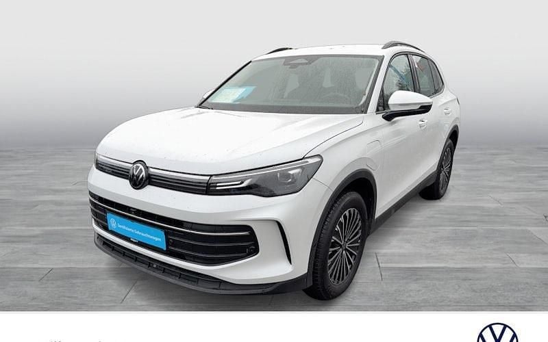 Gebraucht VW Tiguan Life 204 PS (150 kW) 2024 Weiß SUV