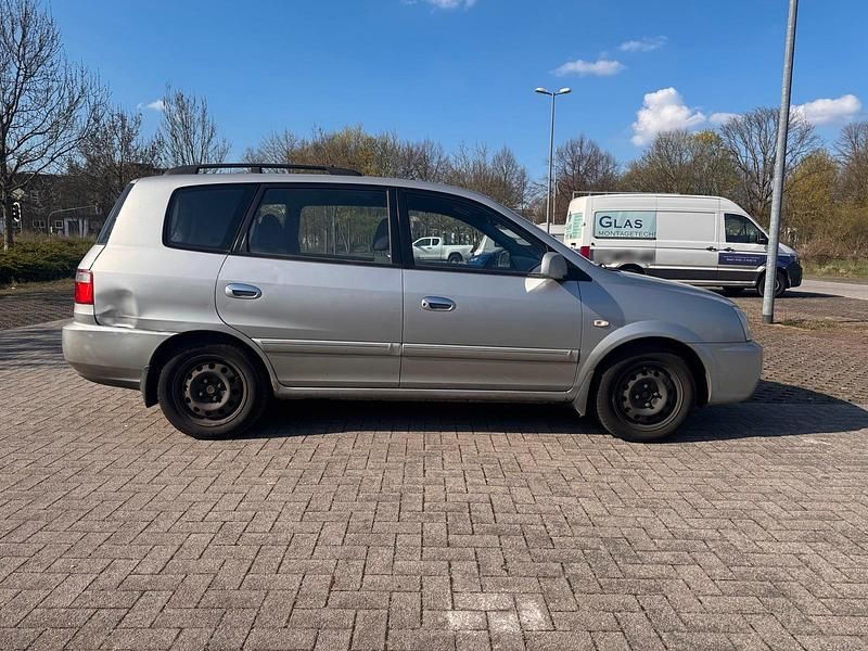 Gebraucht Kia Carens 139 PS (102 kW) 2006 Grau Van / Kleinbus