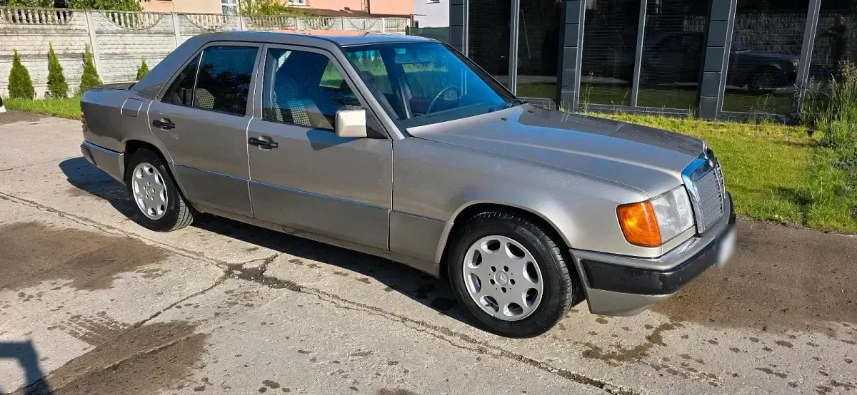 Gebraucht Mercedes E260 167 PS (122 kW) 1991 Limousine