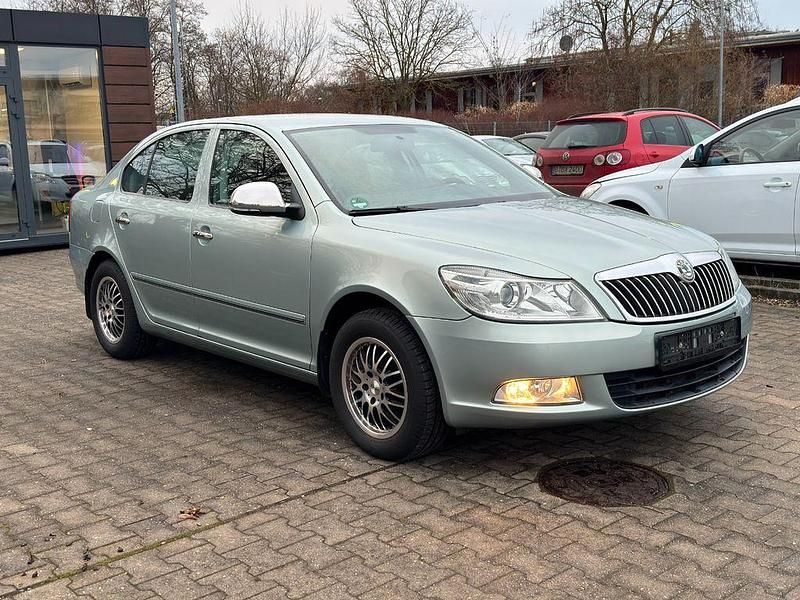 Gebraucht Skoda Octavia Ambiente 160 PS (117 kW) 2011 Grün Limousine