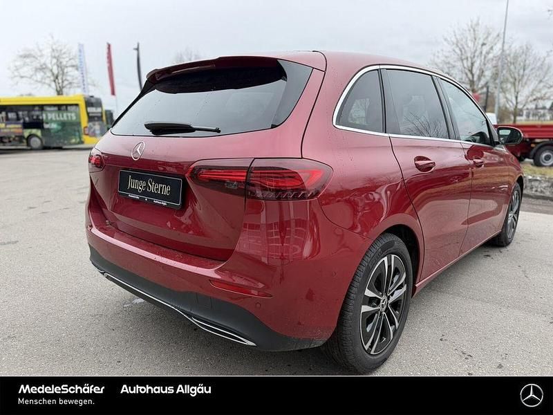 Gebraucht Mercedes B220 Progressive 190 PS (139 kW) 2024 Manufaktur lack manufaktur pat Van / Kleinbus