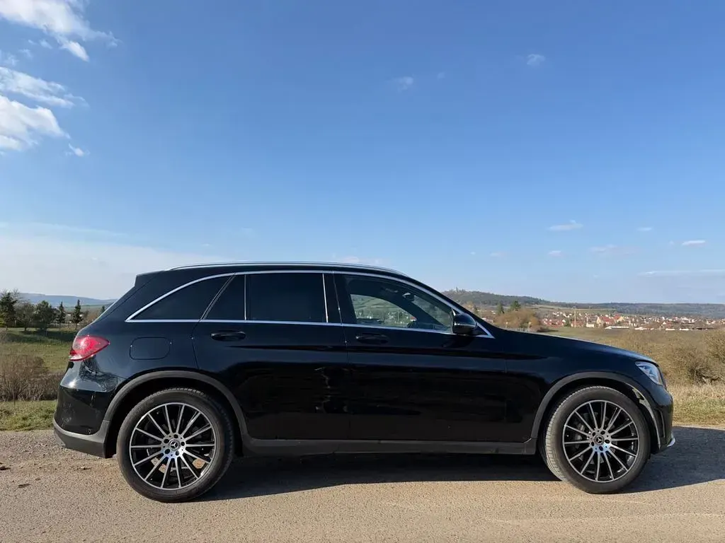 Gebraucht Mercedes GLC200 AMG 163 PS (119 kW) 2020 Schwarz SUV