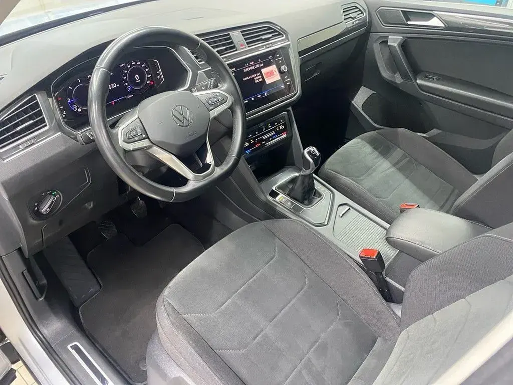 Gebraucht VW Tiguan Elegance 150 PS (110 kW) 2023 Reflexsilber metallic SUV