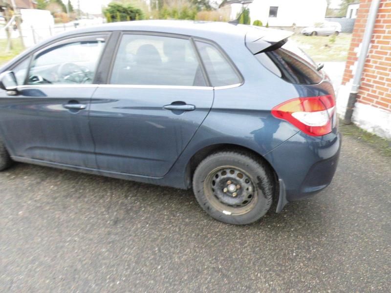 Gebraucht Citroën C4 120 PS (88 kW) 2012 Blau Kleinwagen