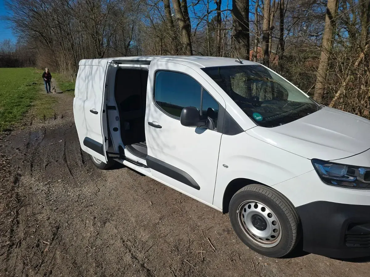 Gebraucht Citroën Berlingo Live 102 PS (75 kW) 2022 Weiß Van / Kleinbus