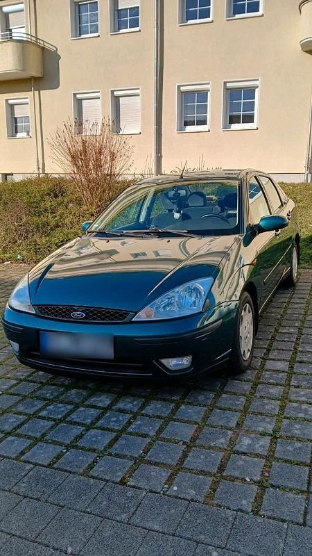 Usata Ford Focus 115 CV (84 kW) 2002 Verde Utilitaria