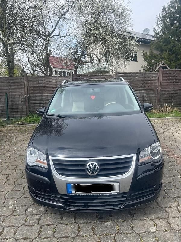 Schwarz Gebraucht 2009 VW Touran Van / Kleinbus | 2.850 € (Guter Preis) - Bild 1/4