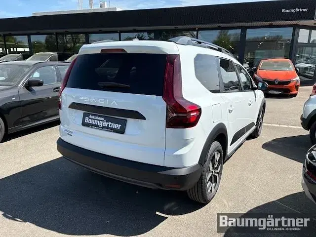 Neu Dacia Jogger Expression 141 PS (103 kW) 2026 Weiß Van / Kleinbus