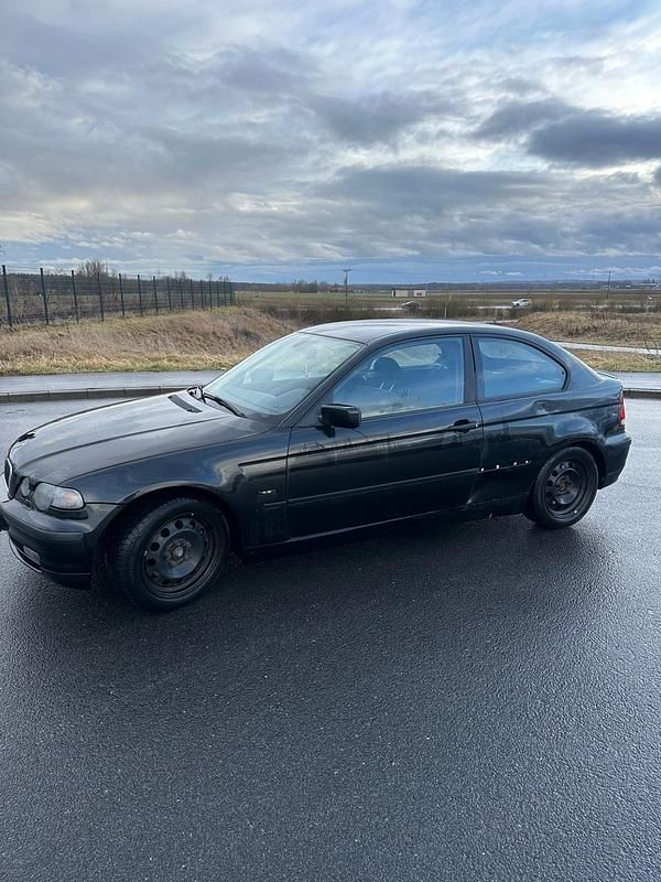 Gebraucht BMW 320 150 PS (110 kW) 2002 Schwarz Coupé