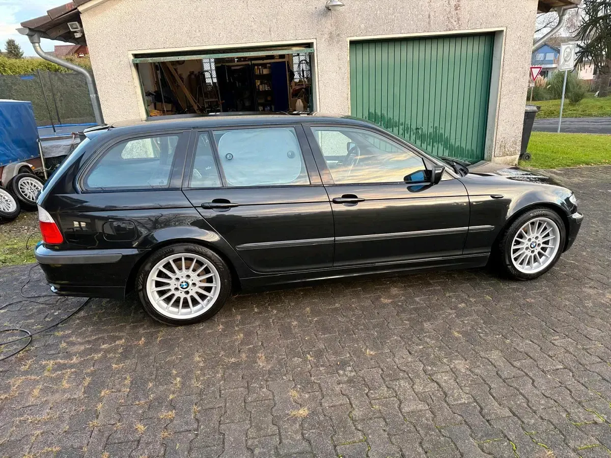 Gebraucht BMW 325 192 PS (141 kW) 2004 Schwarz Kombi