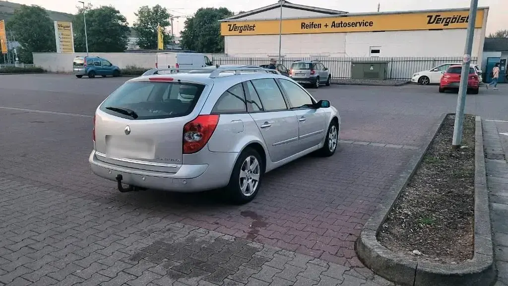 Gebraucht Renault Laguna II 140 PS (102 kW) 2005 Silber Kombi