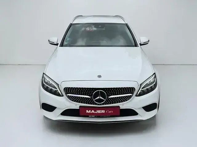 Gebraucht Mercedes 200 Avantgarde 160 PS (117 kW) 2019 Weiß Limousine