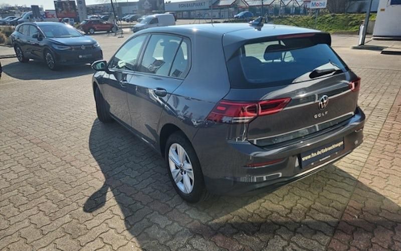 Gebraucht VW Golf VIII Life 116 PS (85 kW) 2021 Delfingrau metallic Limousine