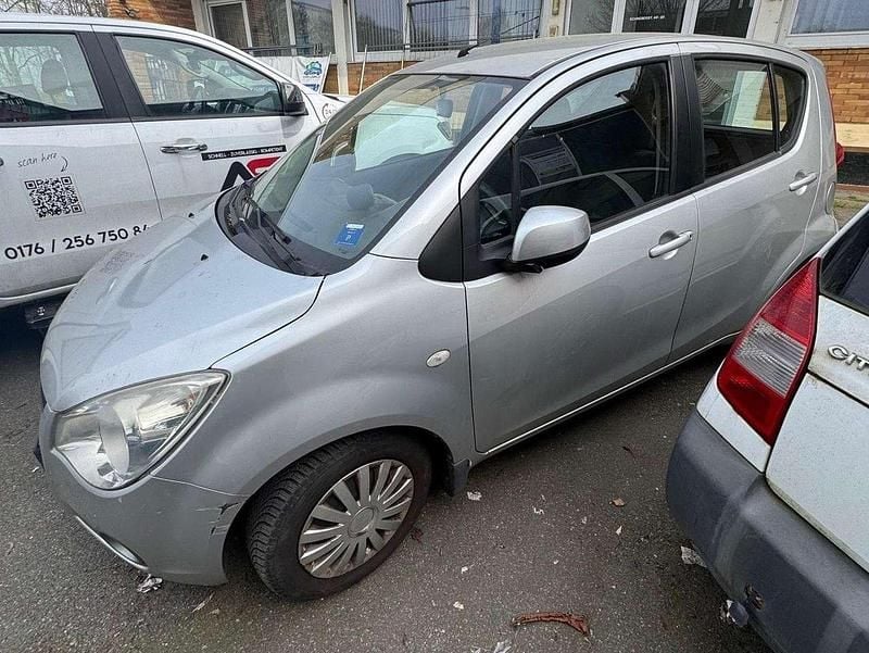 Gebraucht Opel Agila Edition 65 PS (47 kW) 2009 Stahlsilber Kleinwagen
