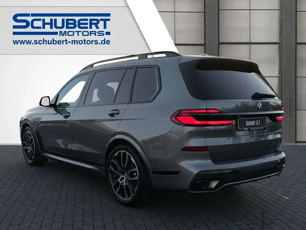 Neu BMW X7 M Sport 340 PS (250 kW) 2026 Grau SUV