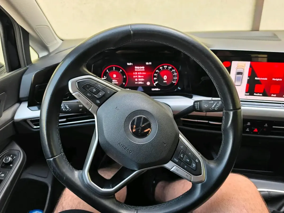 Second-hand VW Golf VIII 116 CP (85 kW) 2021 Negru Break